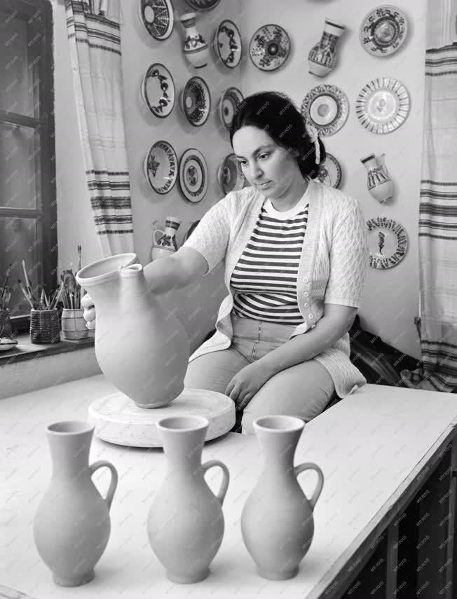Kultúra - Iparművészet - Barth Lídia keramikus