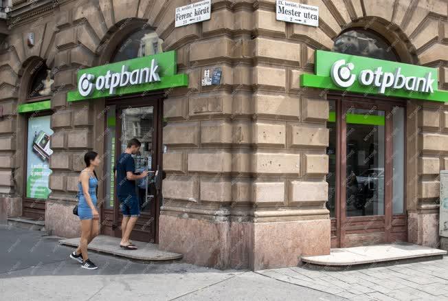 Pénzügy - Budapest - OTP Bank fiókja