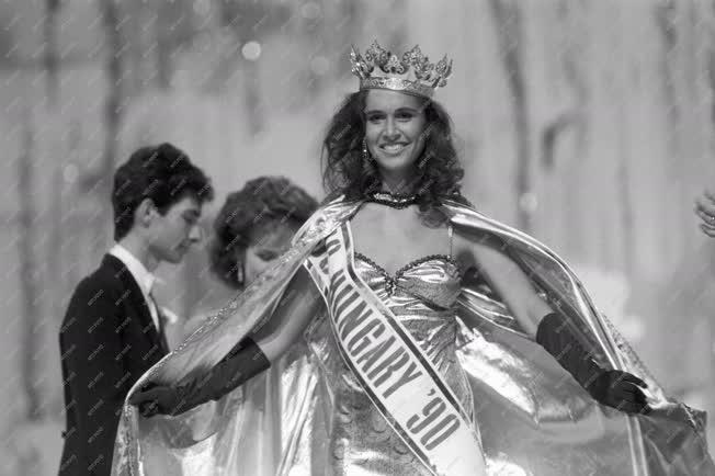 Szórakozás - Miss Hungary 1990 - Czuczor Kinga szépségkirálynő