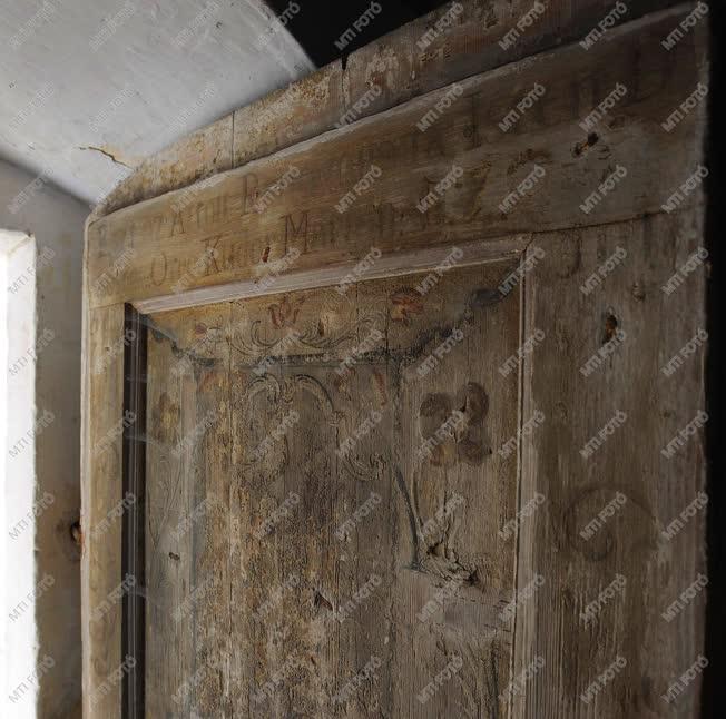 Műemlék - Farnas -  XV. századi templom festett ajtószárnya