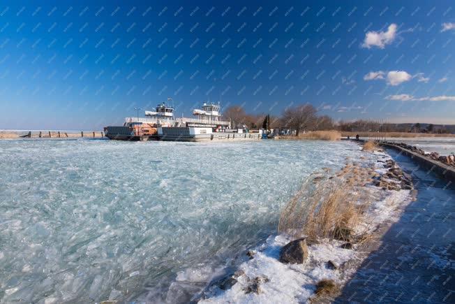 Hideg időjárás - Szántód - Befagyott Balaton 