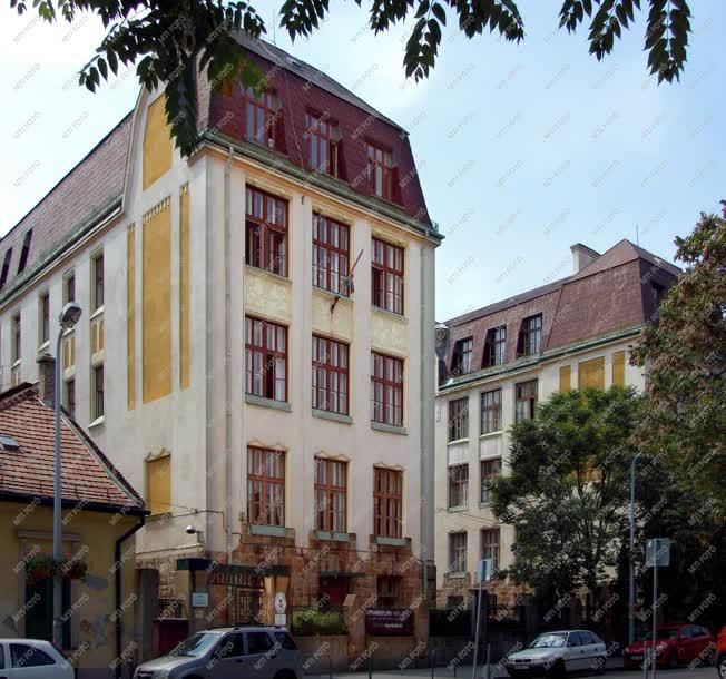 Oktatási létesítmény - Budapest - Kodály Zoltán zeneiskola
