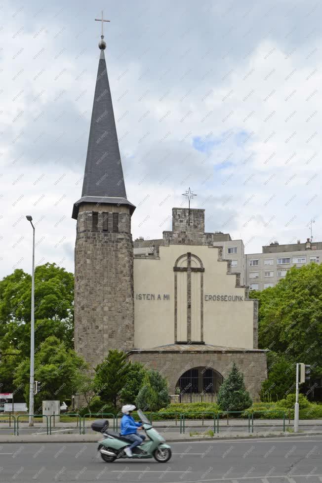 Egyházi épület - Budapest - Óbudai evangélikus templom