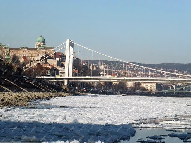 Időjárás - Budapest - Jégzajlás a Dunán