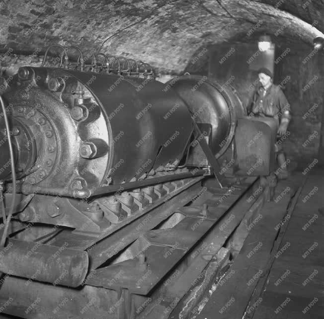 Ipar - Szénbányászat - Munka a dorogi szénbányában