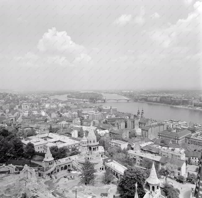 Városkép-életkép - Budapesti parnoráma