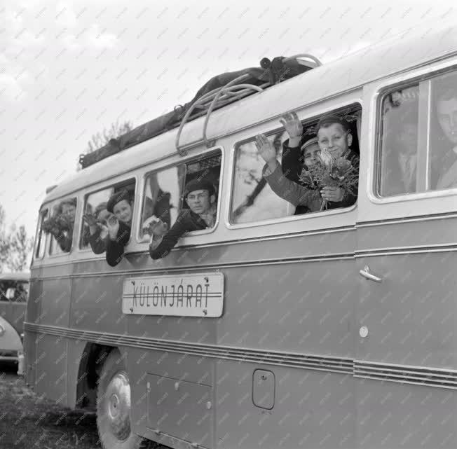 Belpolitika - 1956 - Jugoszláviából hazatért disszidens gyerekek