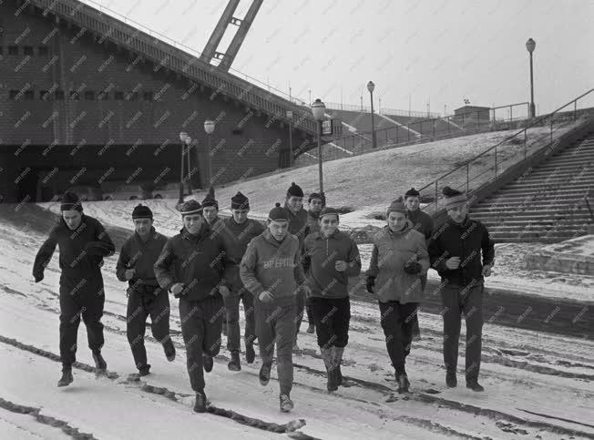 Sport - Futóedzést tartanak a kerékpárválogatott tagjai