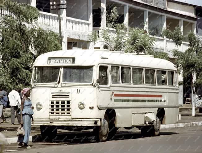 Guinea - Közlekedés - Ikarus busz