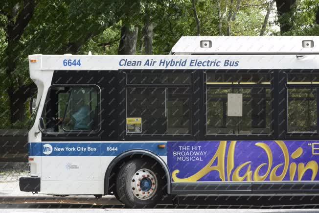 Városkép - New York - Hybrid Electric Bus