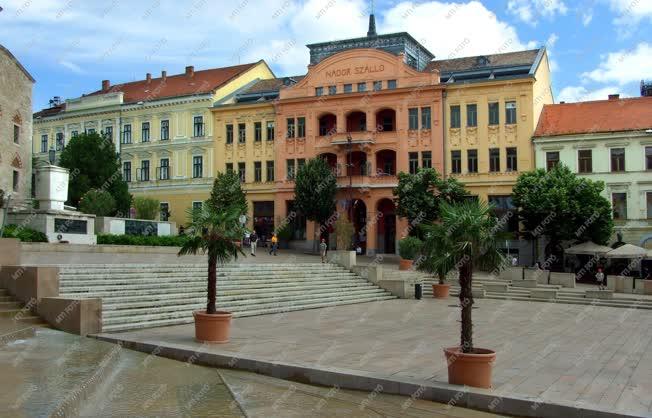 Városkép - Pécs - A Széchenyi tér