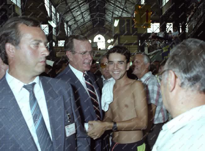 Külkapcsolat - George Bush Budapesten