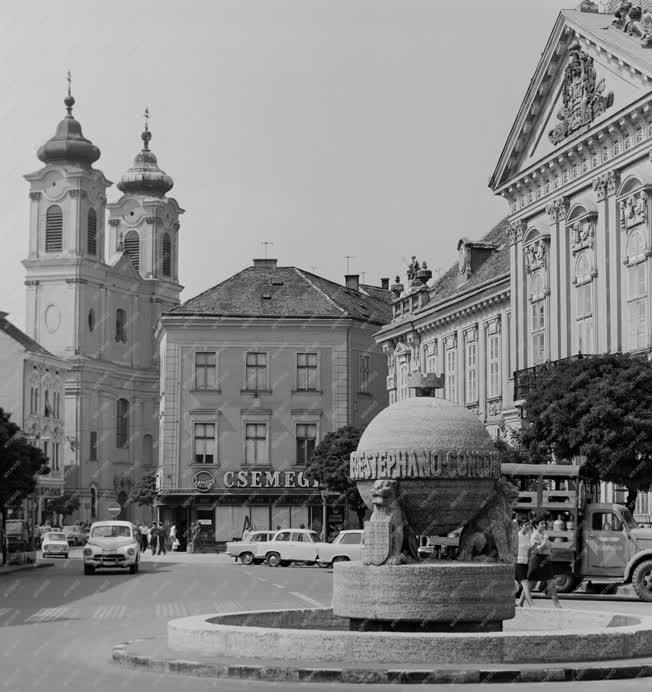 Városkép-életkép - Székesfehérvár belvárosa