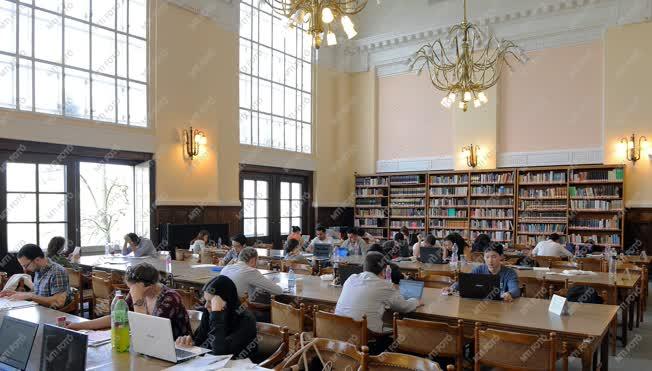 Kultúra - Debrecen - 100 éves az Egyetemi és Nemzeti Könyvtár