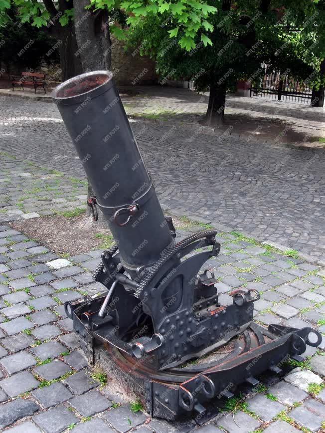 Hadieszköz - Budapest - Világháborús aknavető szabadtéri kiállításon