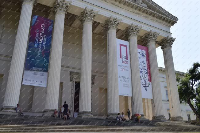 Épületfotó - Budapest - Magyar Nemzeti Múzeum