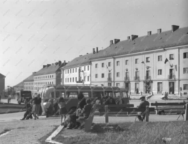 Városkép - Várpalota - Kossuth tér