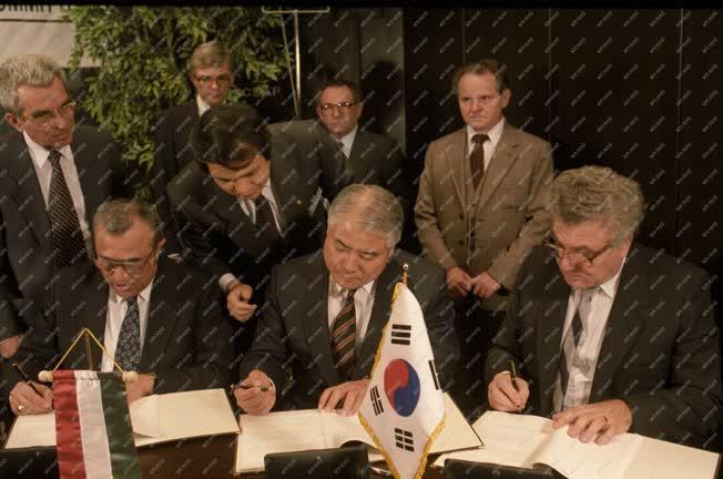 Külgazdasági kapcsolat - Dél-koreai-magyar kereskedelmi bizottság alakuló ülése