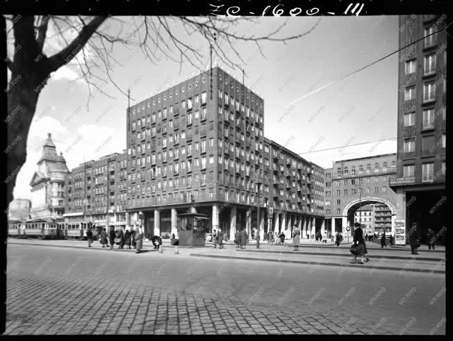 Városkép - Életkép - Budapest album - Madách tér