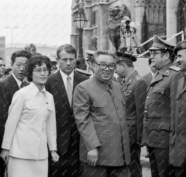 Külkapcsolat - Az észak-koreai párt- és állami küldöttség fogadása a Kossuth Lajos téren