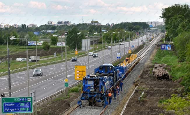 Közlekedés - Korszerűsítik a Debrecen-Füzesabony vasútvonalat