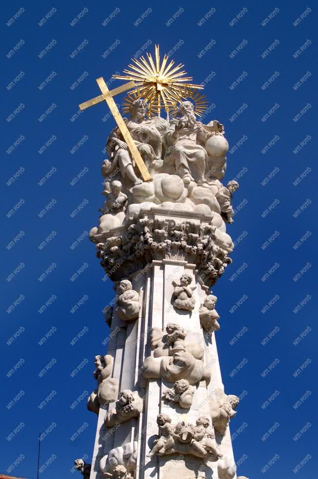 Műemlék - Budapest -  A budavári Szentháromság-szobor