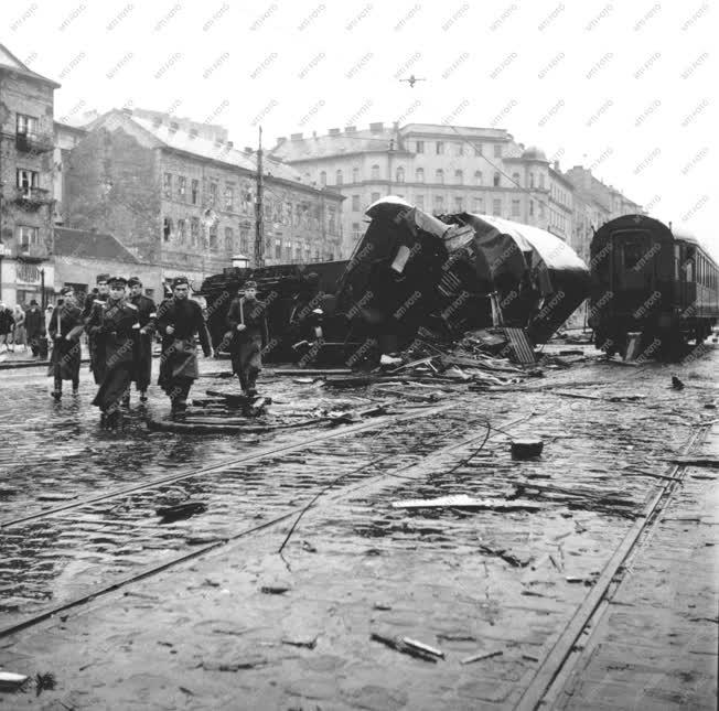 Ötvenhat emléke - Utcai harcok Budapesten - Barikád