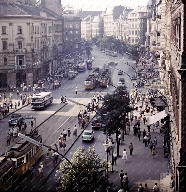 Városkép - Közlekedés - Blaha Lujza tér