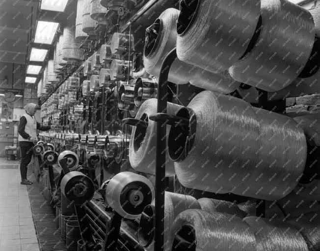 Ipar - Textilipar - Nyergesújfalui Viscosa Gyár