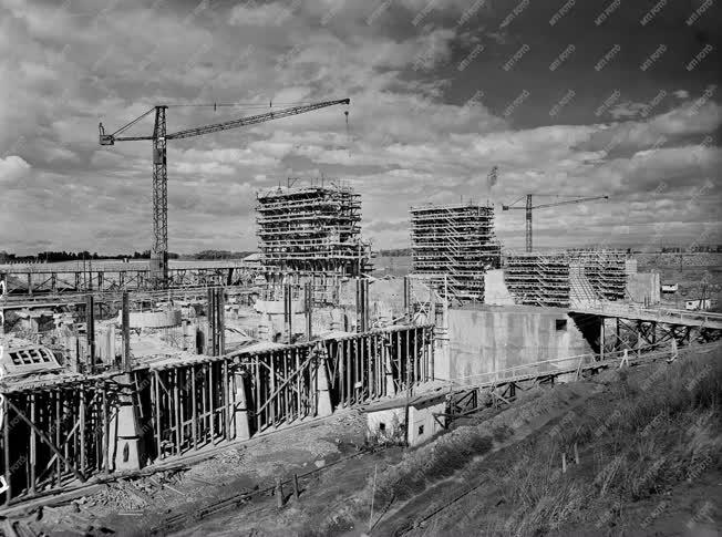 Építőipar - A Tiszalöki Erőmű építése