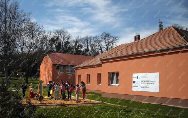 Épület - Zalacsány - EU-s támogatással felújított falusi 