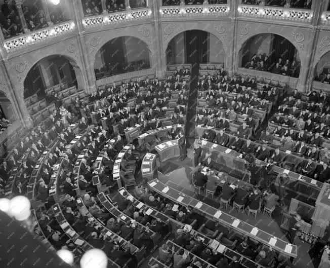 Belpolitika - Az Országgyűlés 1966 januári ülésszaka