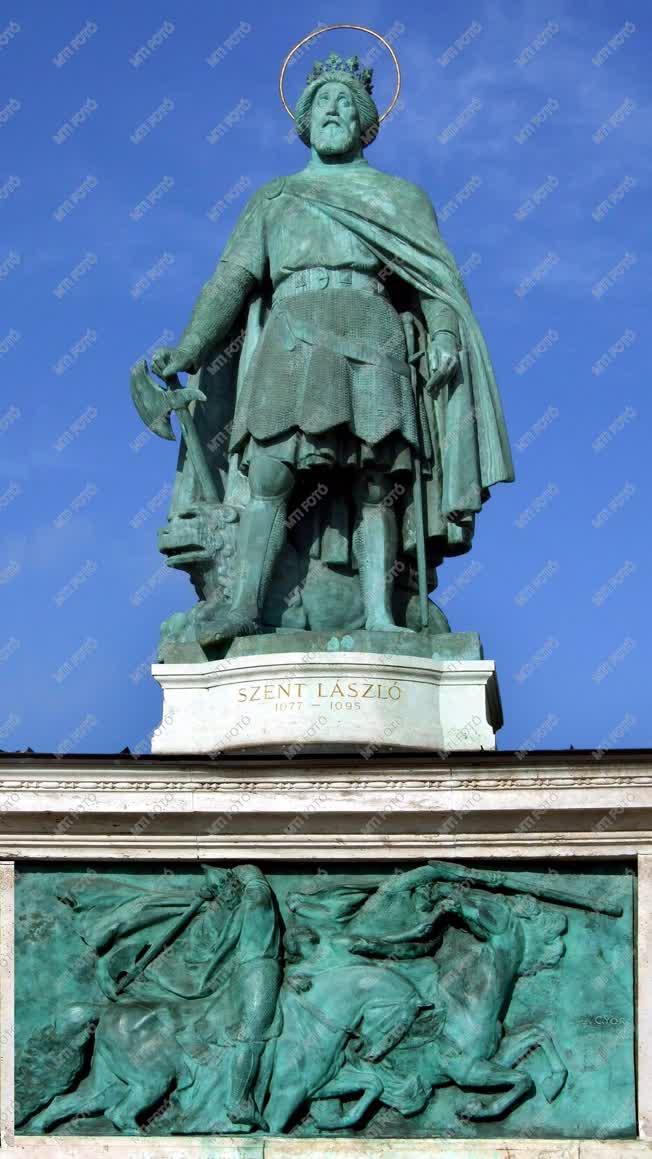 Köztéri szobor - Budapest - Szent László szobra a Hősök terén