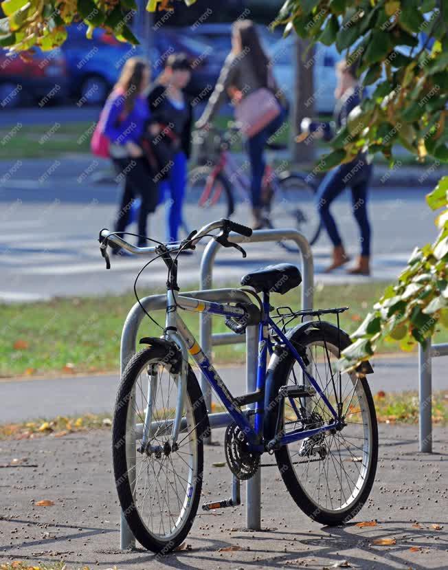 Közlekedés - Népszerű a kerékpározás Debrecenben