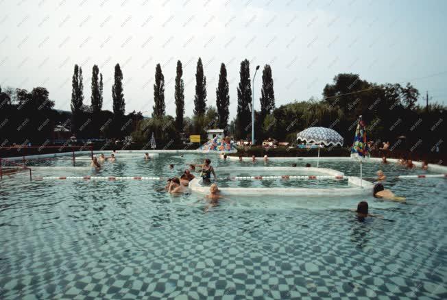 Szabadidő - Strandfürdők a Dunakanyarban