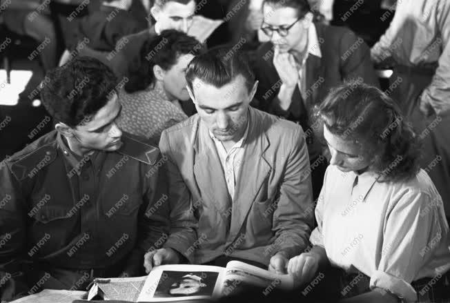 Oktatás - Olvasócsoportok a Lenin Intézetben