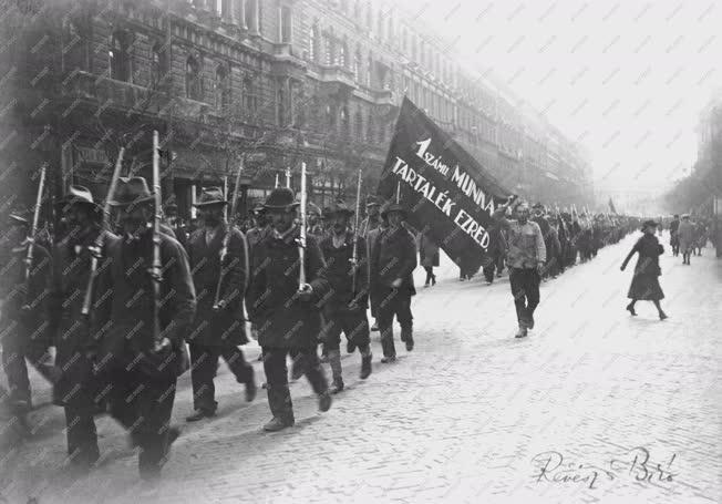 Történelem -  1919 - Munkásezred