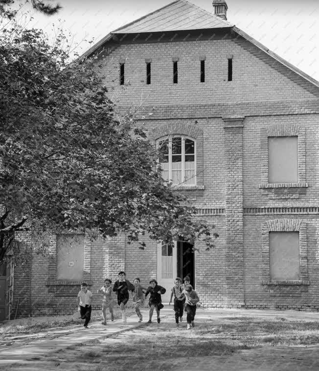Oktatás - Iskolai kollégium létesült a kisszállási egykori Boncompagni-kastélyban
