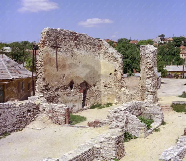 Városkép - Veszprémi templomrom