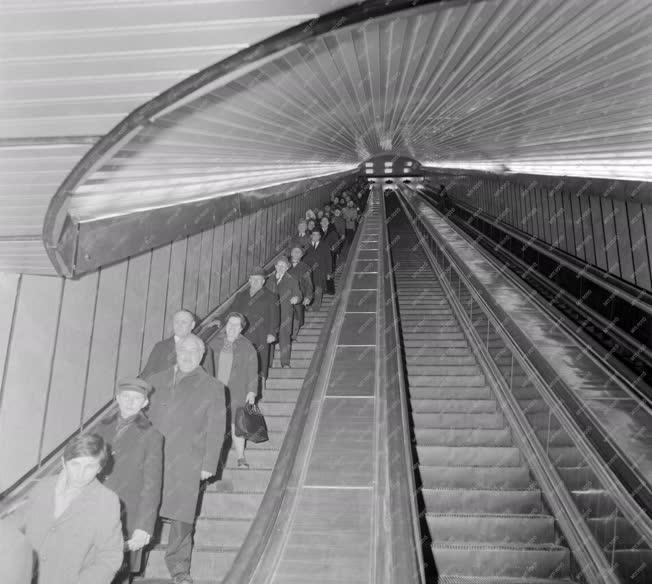 Közlekedés - Próbautazás az elkészült metrón