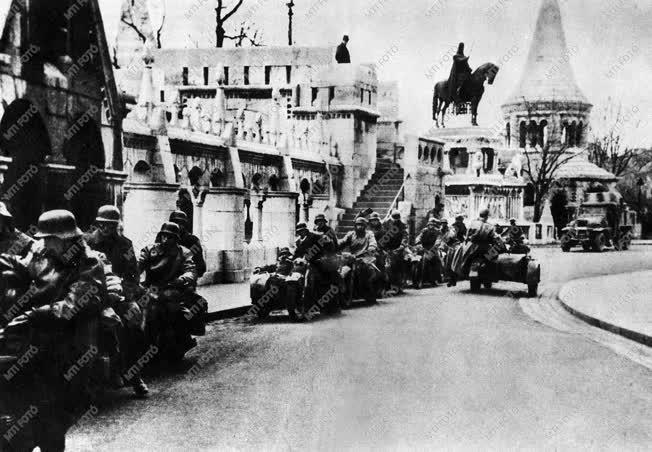 Magyarország a II. világháborúban: Budapest ostroma.