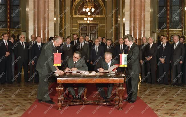 Külpolitika - Magyar-szovjet együttműködési dokumentumok 