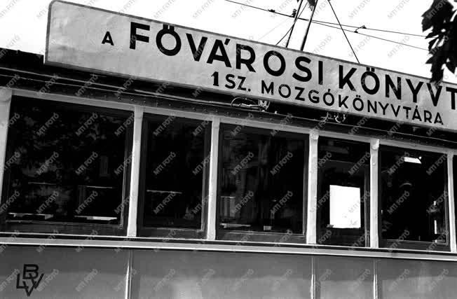 Városkép - Kultúra - Közlekedés - Fővárosi mozgókönyvtár