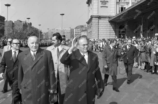 Külpolitika - Budapestre érkezett Joszip Broz Tito