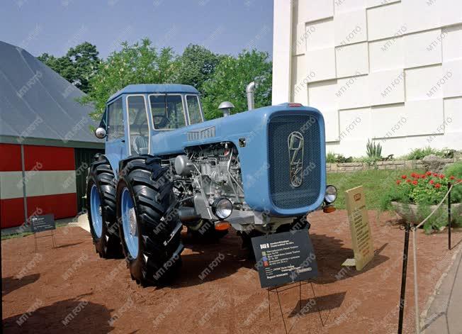 Járműipar - Dutra D4K traktor
