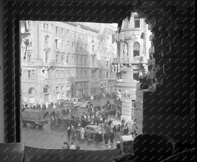 Városkép - Budapest az 1956-os forradalom és szabadságharc után