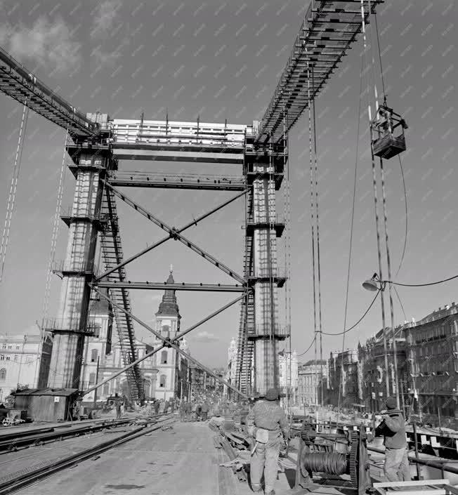 Építkezés - Épül az Erzsébet híd 