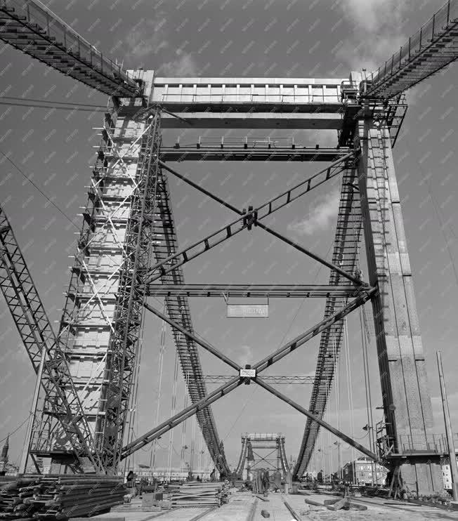 Építkezés - Épül az Erzsébet híd 