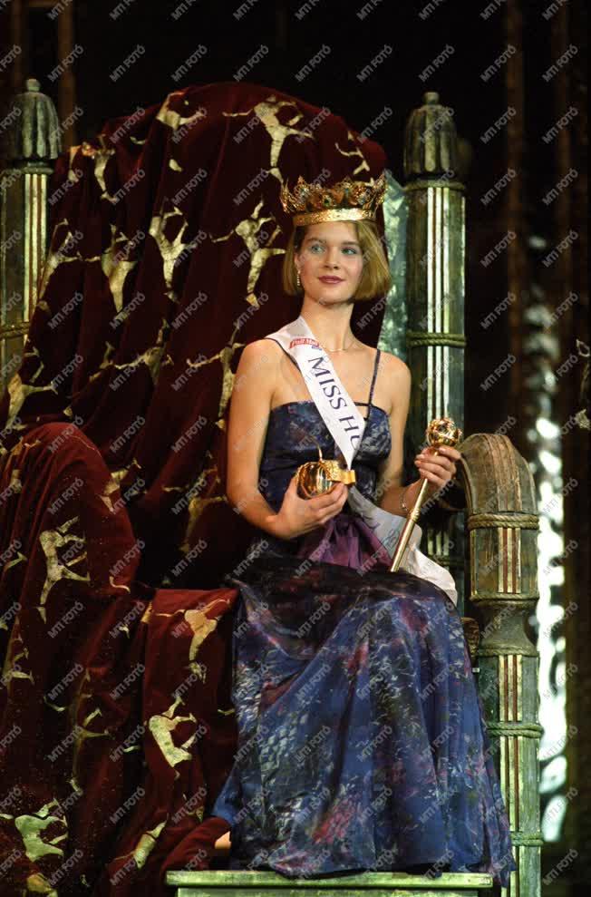 Szórakozás - Miss Hungary 1989 - Gerlóczy Magdolna