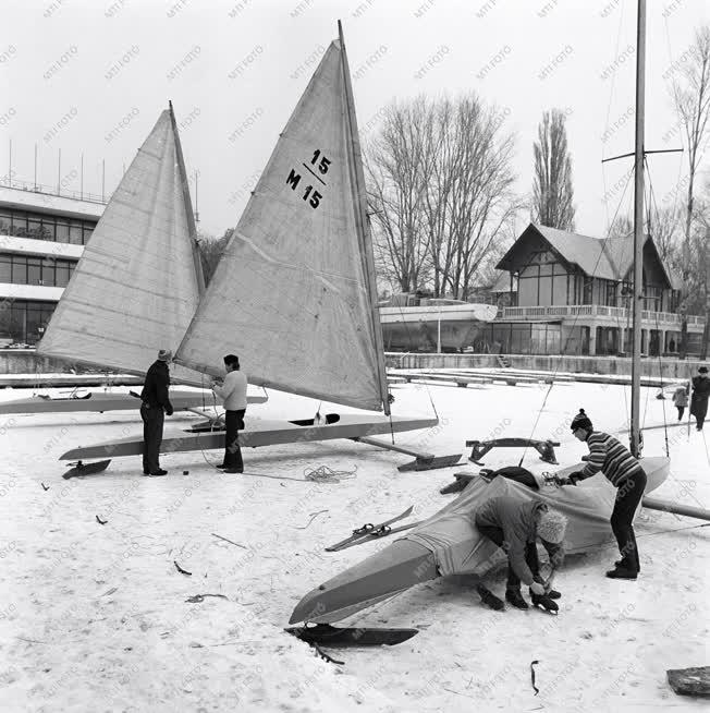 Életképek - Téli Balaton